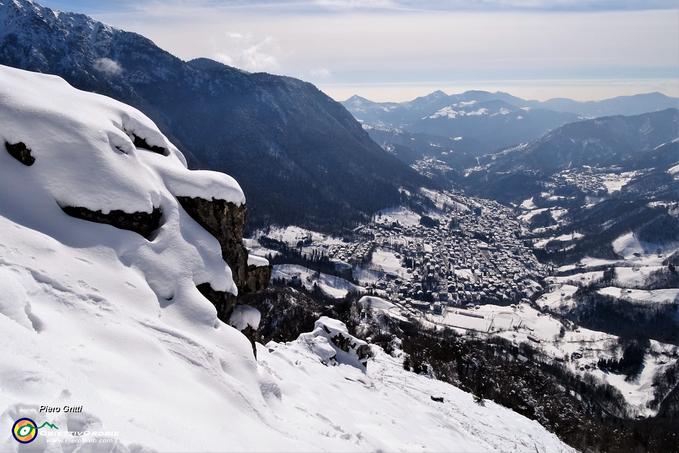 41 Salendo con attenzione ultimo strappo su neve molliccia e scivolosa.JPG